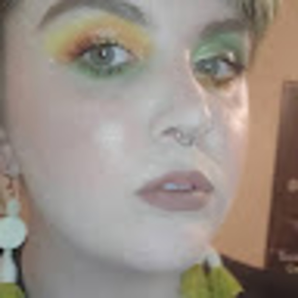 Meet your Posher, Hailey